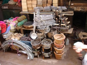 09_05_Kampala_market_housholdgoods