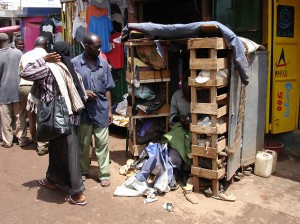 09_05_Kampala_shoe_repair